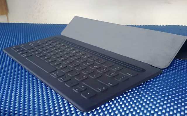 ipad smart keyboard folio cas